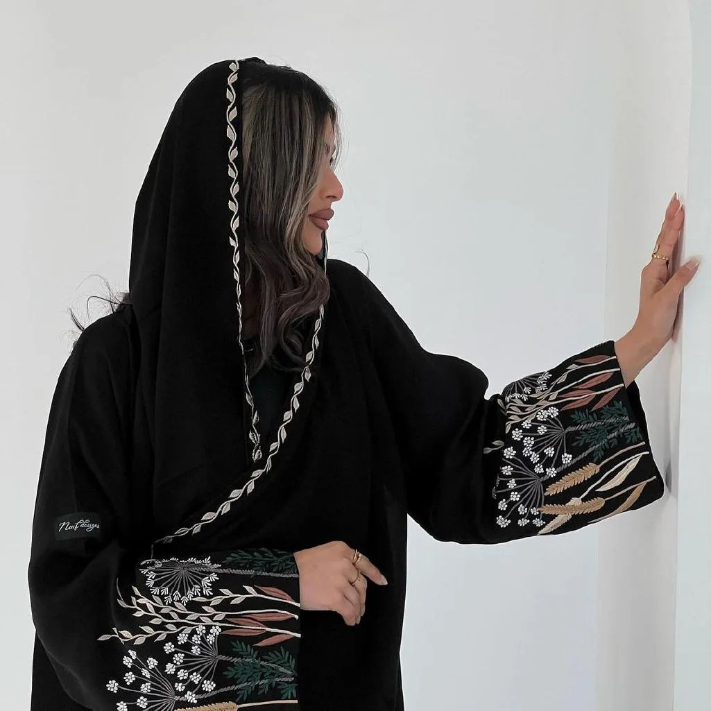 طرحات سوداء